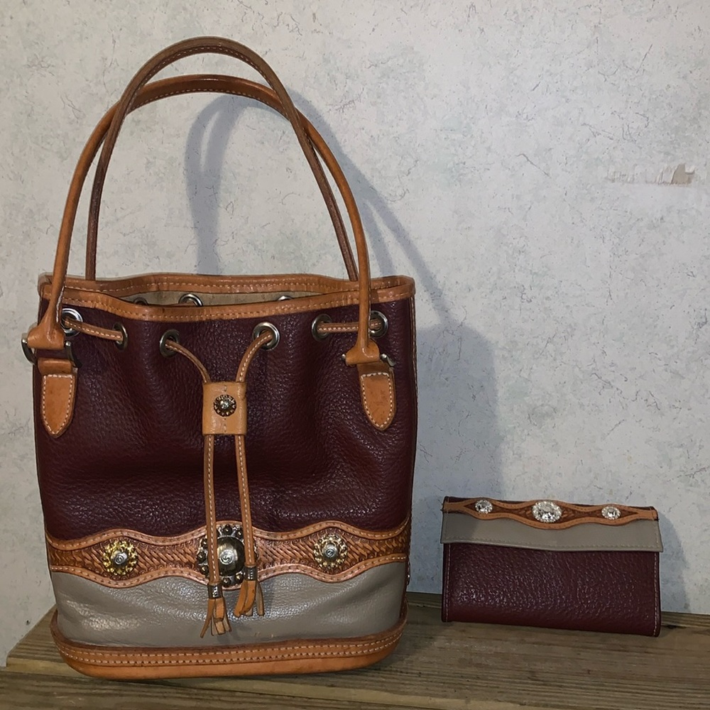 Vintage circle Y Brand Bag  (includes matching wallet)